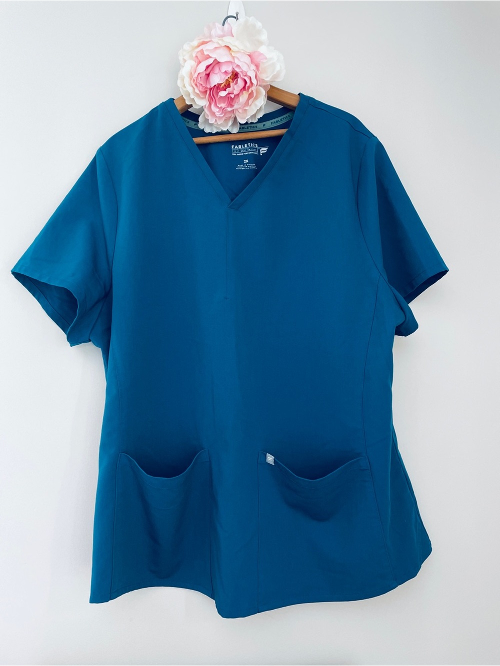 Fabletics Caribbean Blue Method 2-Pocket V-Neck Scrub Top Plus Size 2X EUC